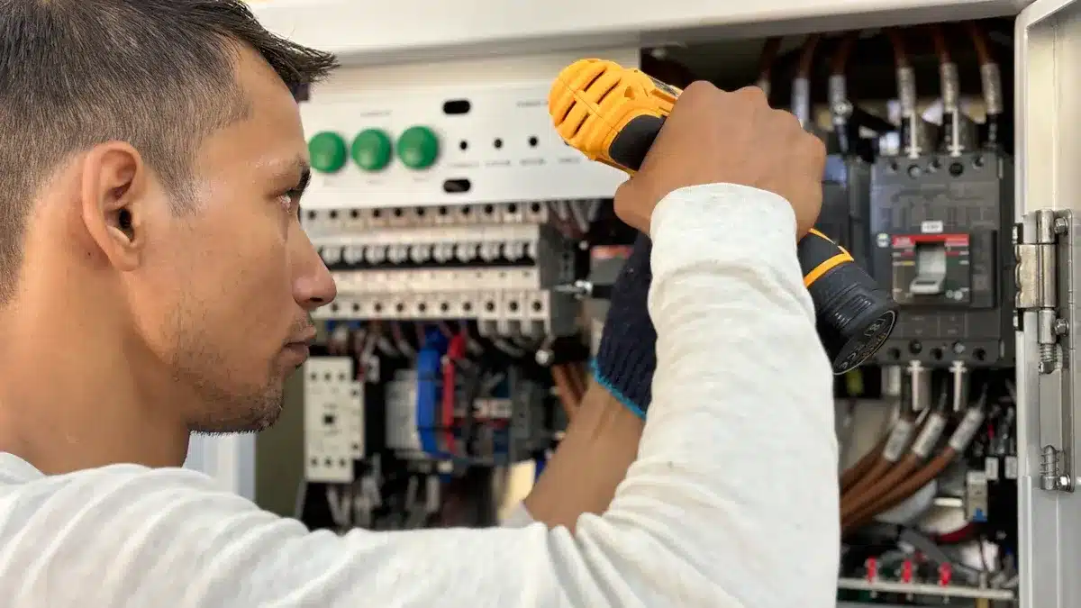 Maintenance for Vacuum Circuit Breakers